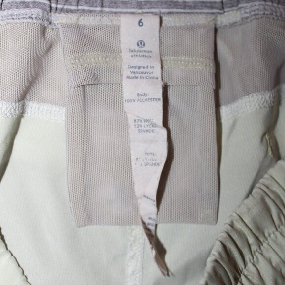 Lululemon Hotty Hot Low-Rise shorts Running pants Size 6 Lightweight outdoor - Picture 7 of 10